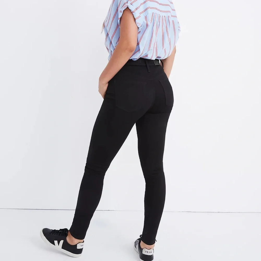 Madewell•Curvy High-Rise Skinny Jeans in Carbondale Wash - Picture 2 of 9